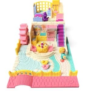 Rare 1994 grandmas cottage Polly pocket blue bird